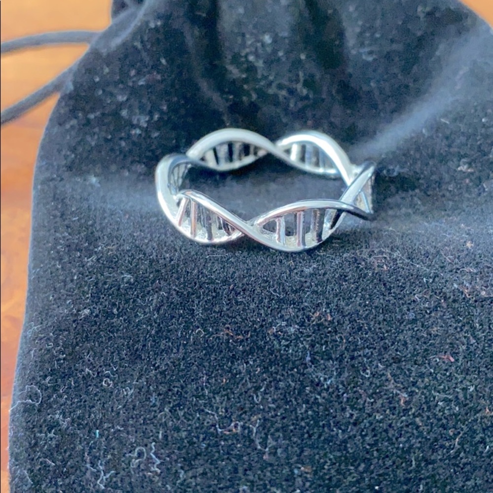 Sterling Silver DNA Ring - Size 8